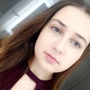 Meet your Posher, Dina